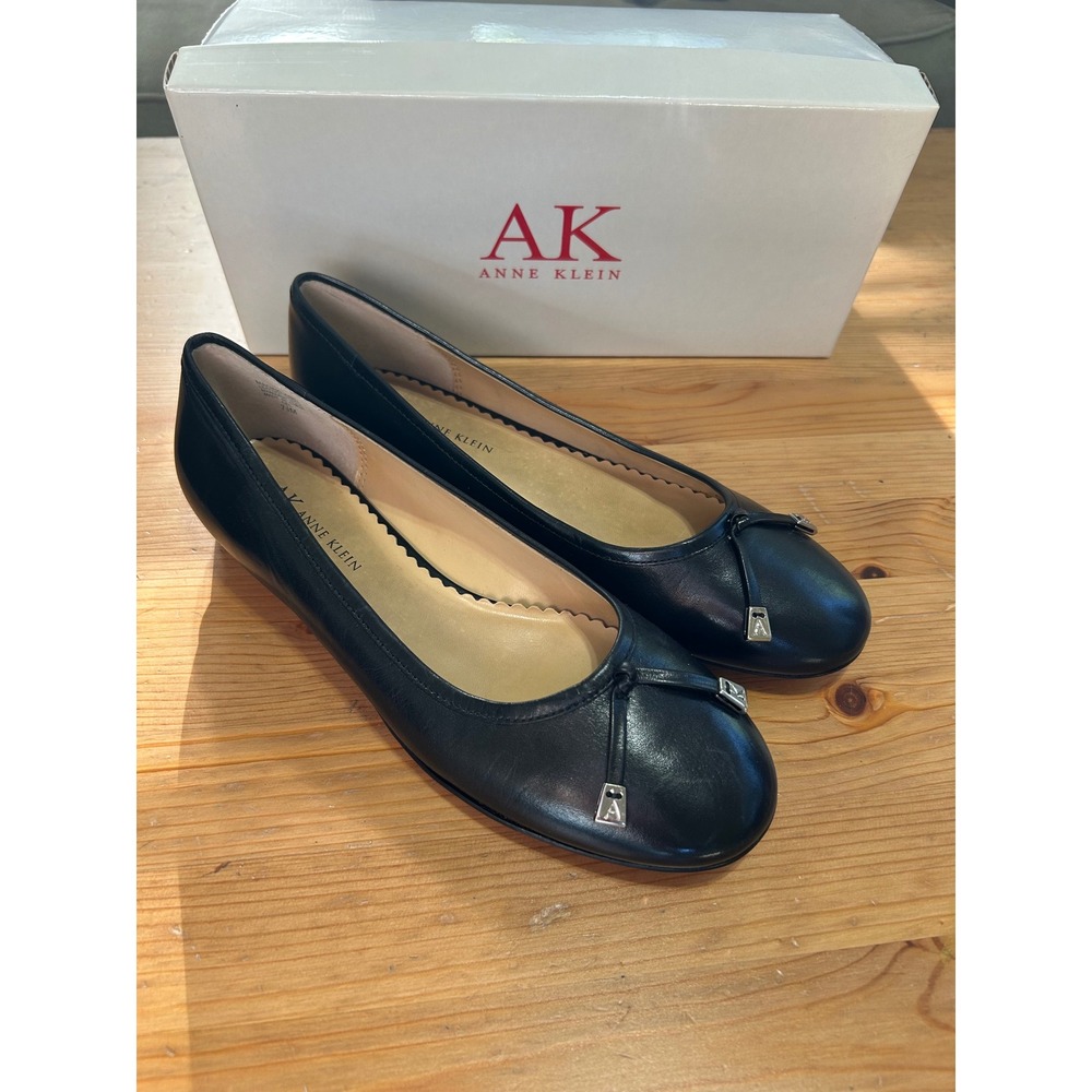 NIB Anne Klein Women  Black Leather Ballet Flats Size 7.5M Bow Coquette Shoes